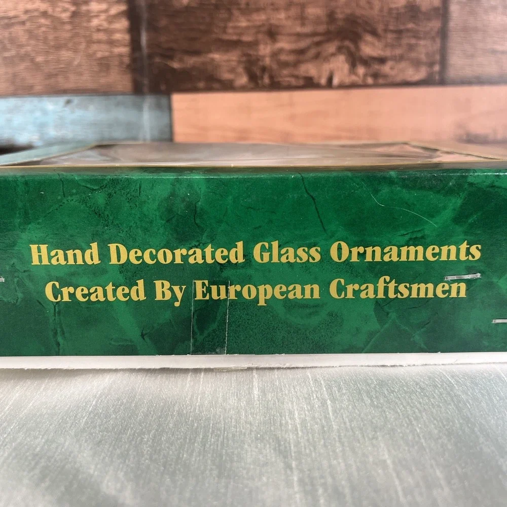 VTG- 2003 Commodore Christmas Classics Hand Decorated Glass Ornaments‎ Set Of 4